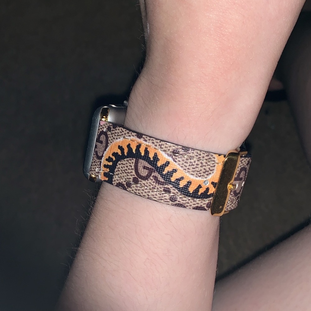 Gucci apple watch band, fits size 38 mm